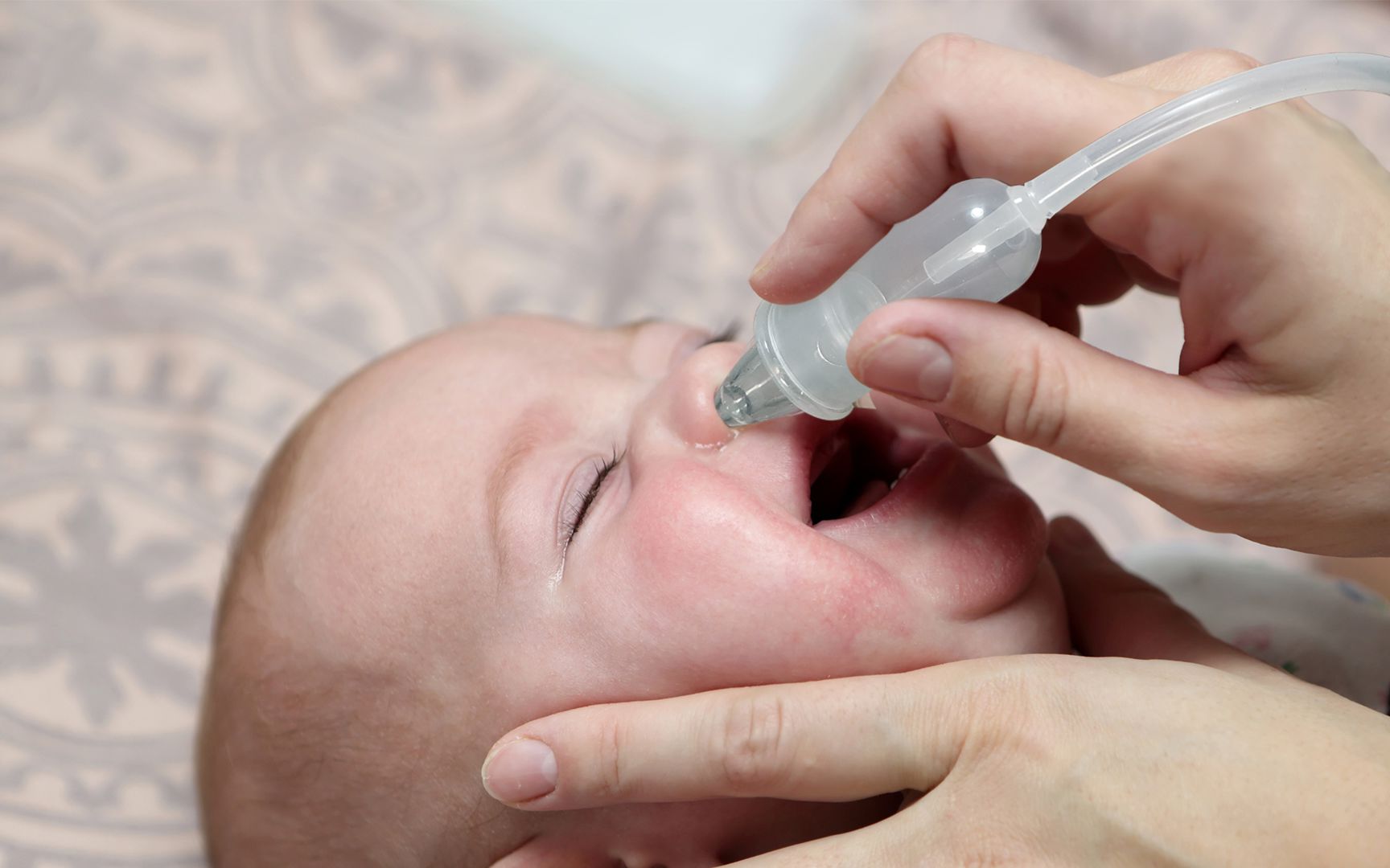 En este momento estás viendo Aspirador Nasal Anatómico para la nariz congestionada de tu bebé