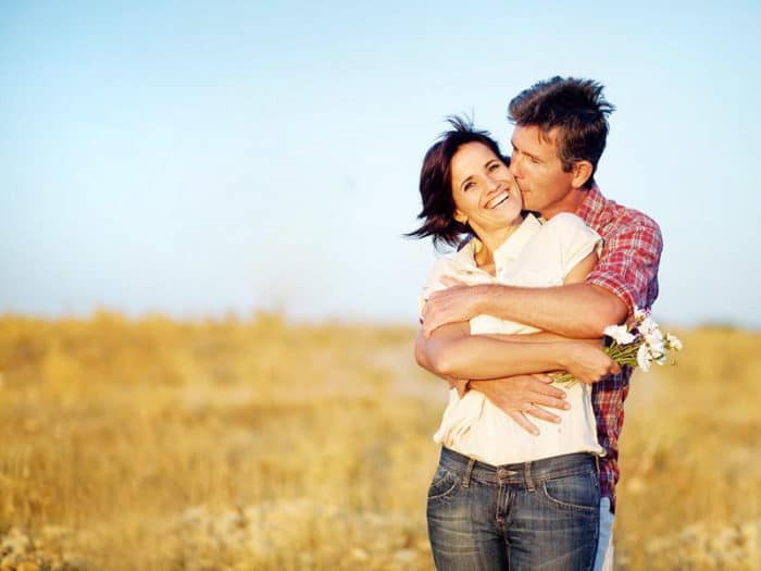 Lee más sobre el artículo 10 Frases de Amor para seguir conquistando a tu esposa